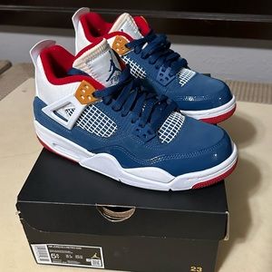 Air Jordan 4 Retro - 5.5Y / 7Women